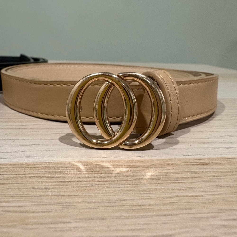 Elegant Tan Belt with Gold Buckle